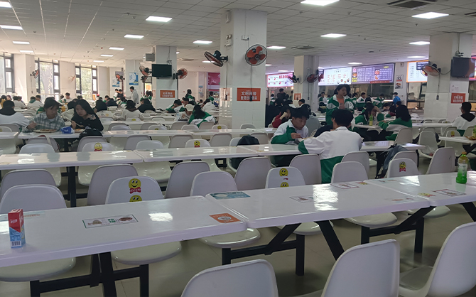 學(xué)校食堂環(huán)境圖片,高校食堂圖片,學(xué)校食堂環(huán)境圖片