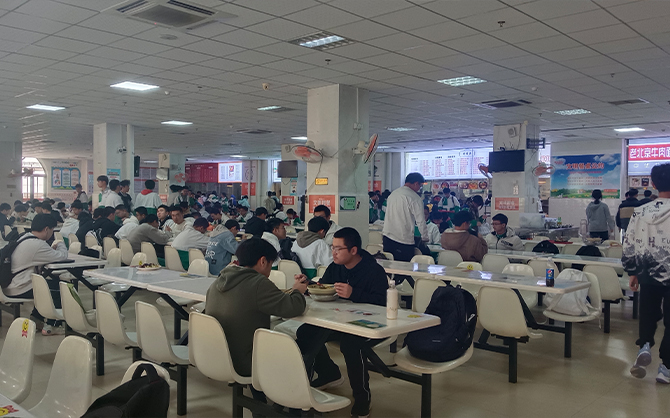 學(xué)校食堂環(huán)境圖片,高校食堂圖片,學(xué)校食堂環(huán)境圖片