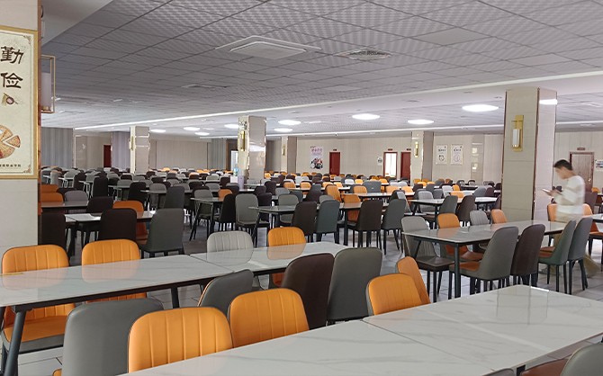 職校食堂環境圖片,學生用餐環境圖片,學校食堂衛生圖片