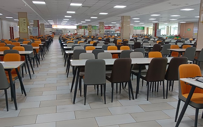 職校食堂環境圖片,學生用餐環境圖片,學校食堂衛生圖片
