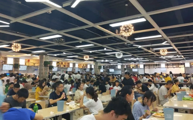 承包學(xué)校食堂窗口需要多少錢