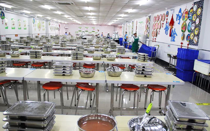 酒店食堂吃飯圖片